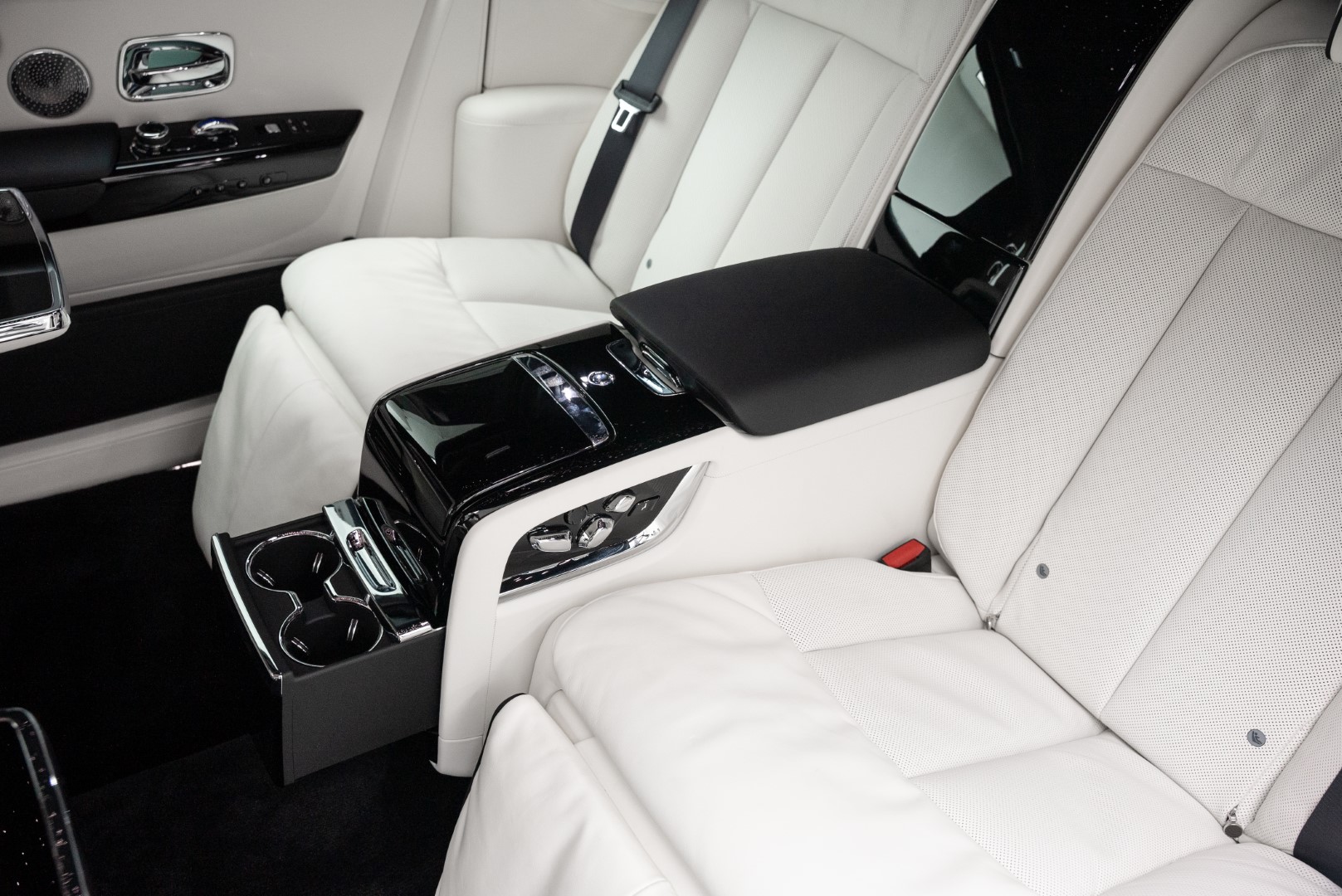 2025 ROLLS ROYCE PHANTOM | | GCC SPECS | WARRANTY SERVICE